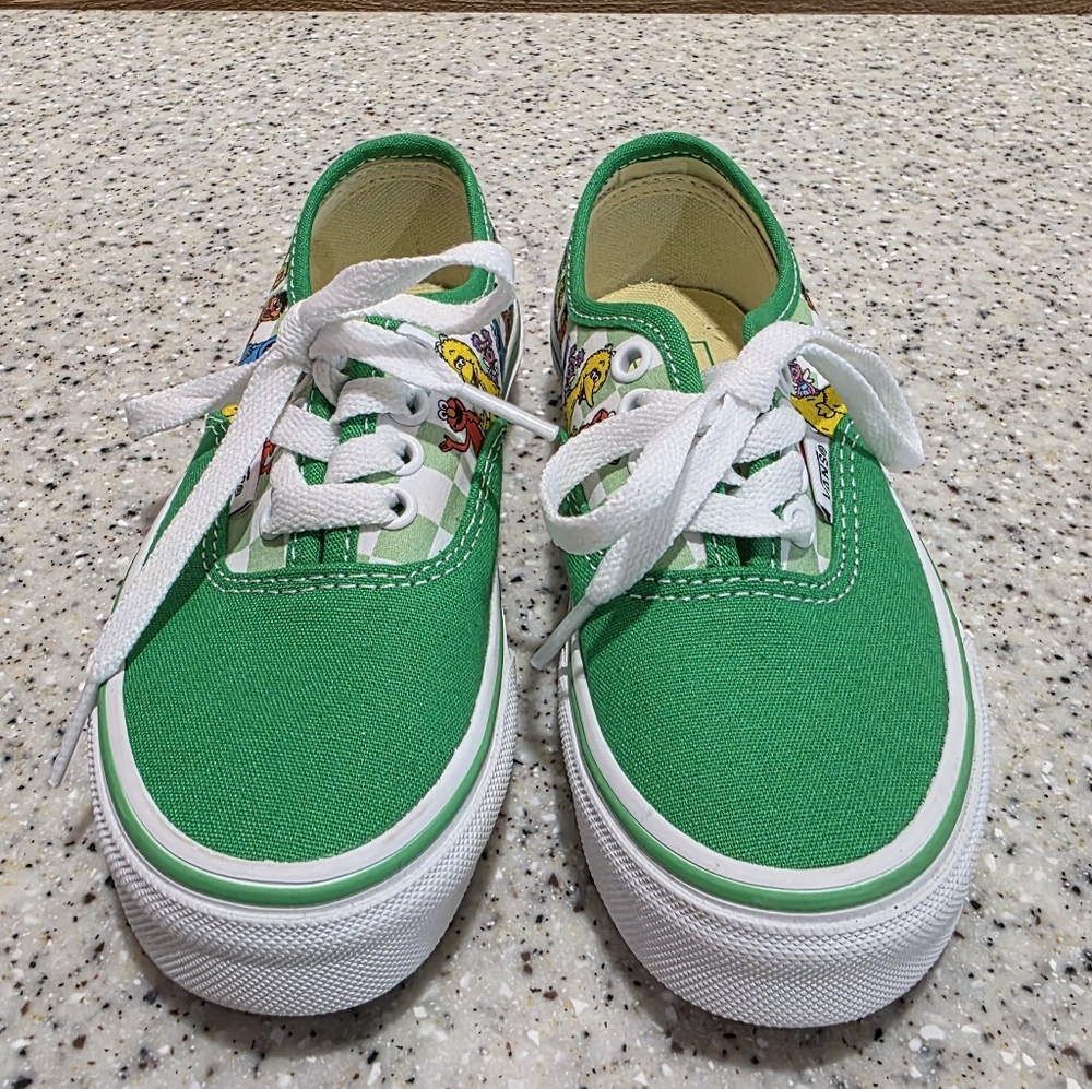 New NWOT Big Kids Vans Sesame Street Authentic Green Sneakers Shoes Size 12